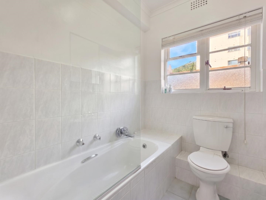 To Let 1 Bedroom Property for Rent in Sea Point Western Cape